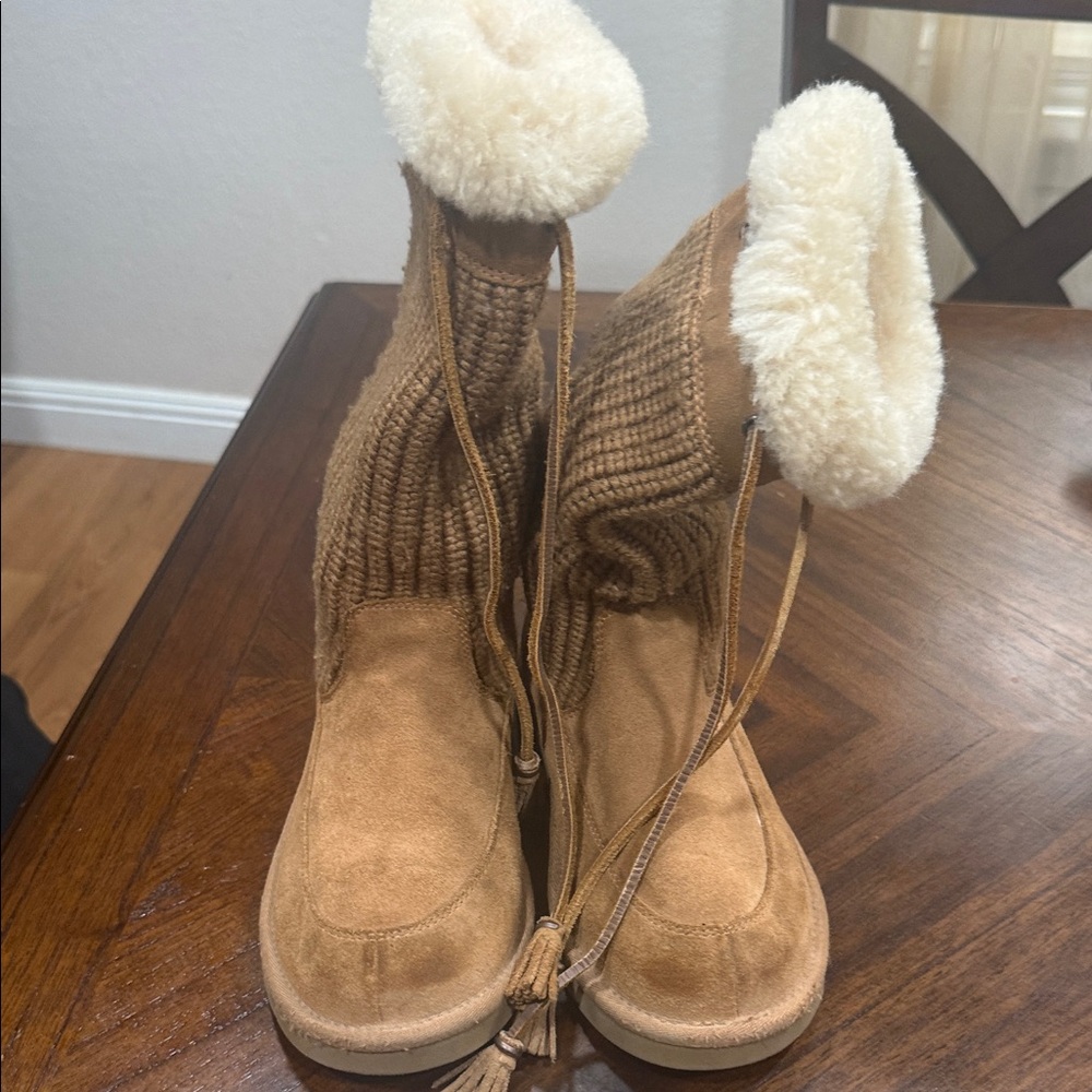 Cozy Tan Ugg Boots with Fur Lining
